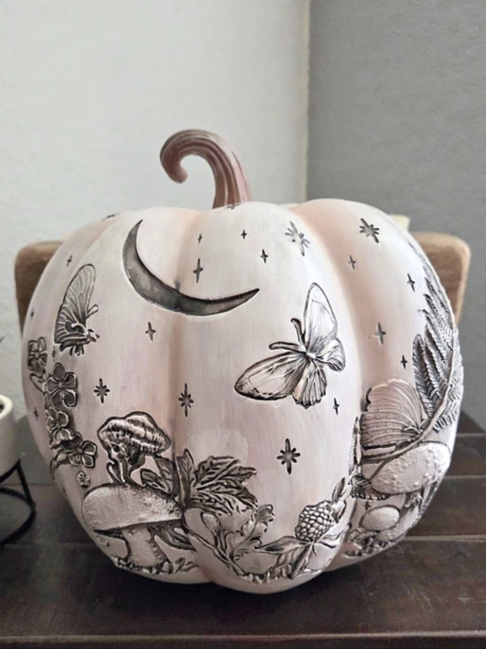 🔥Painted Floral Pumpkin Decor - White & Black